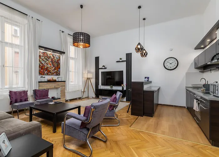 Venus - Dohany Street I