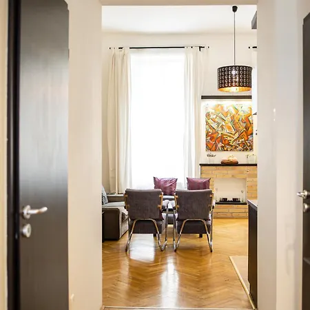 Venus - Dohany Street I