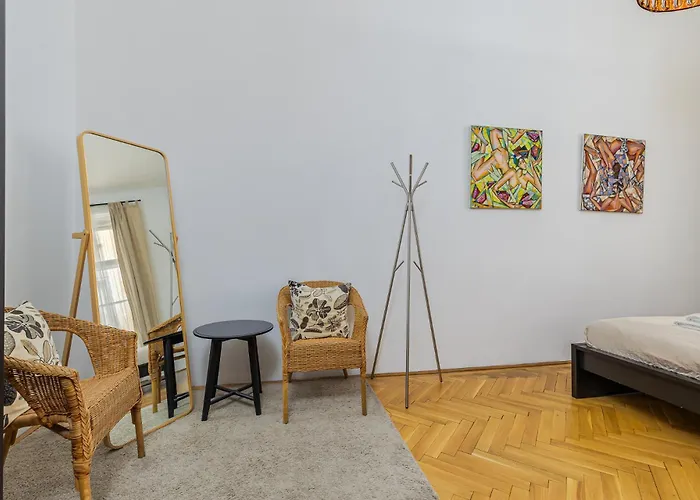 Venus - Dohany Street I